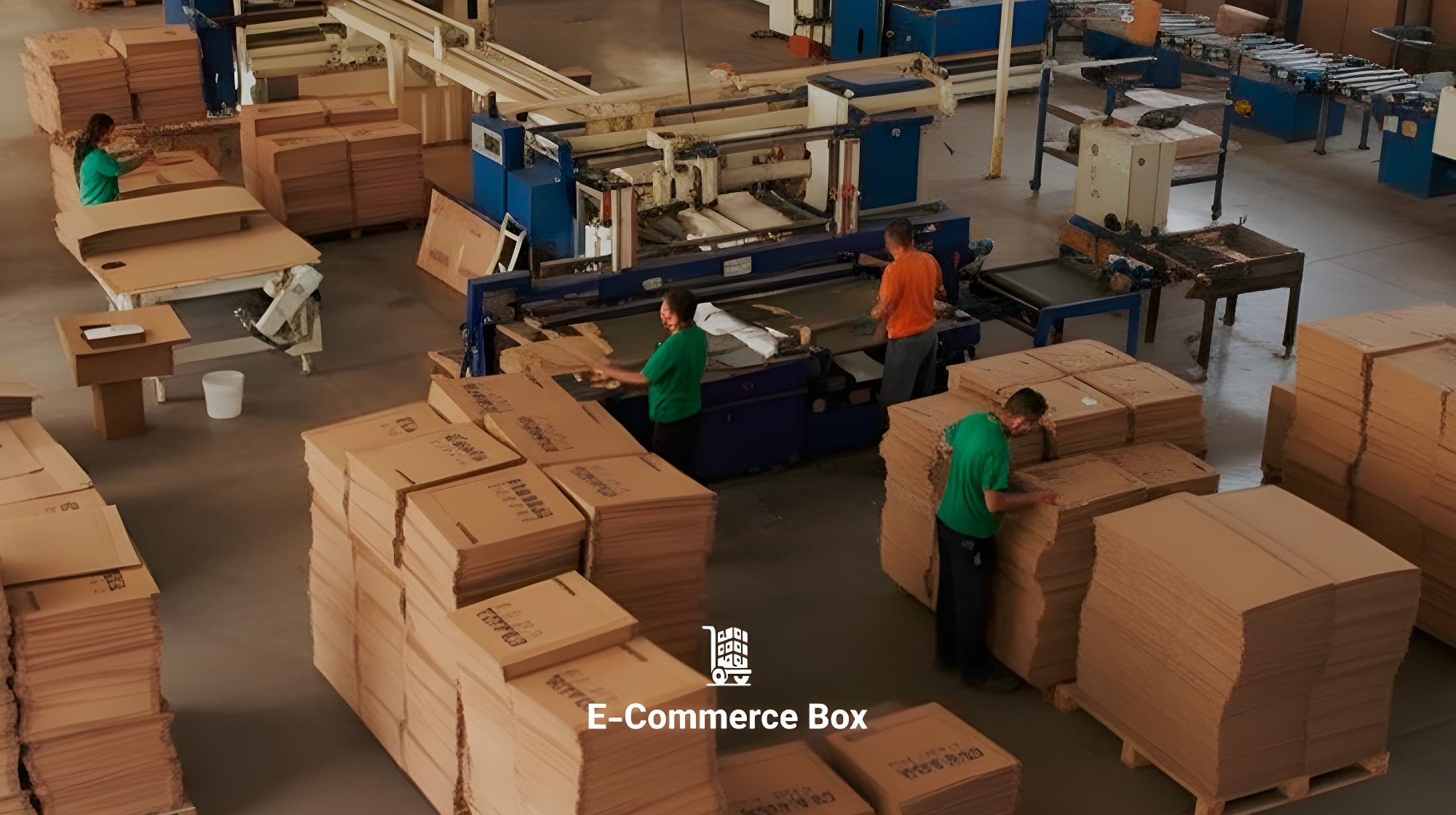 Caixa de papelão direto da fábrica: entenda as vantagens comerciais e logísticas, como escolher o modelo ideal e como otimizar sua operação.